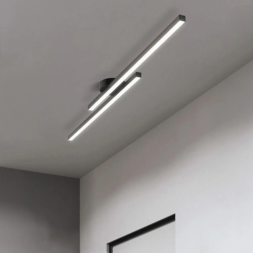 Moderne LED-Deckenleuchte aus Aluminium in Streifenform